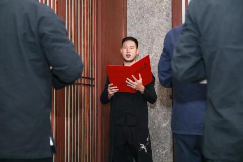 罗湖区人大常委副主任谭会茹一行莅临星光娱乐调研