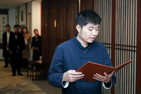 罗湖区人大常委副主任谭会茹一行莅临星光娱乐调研