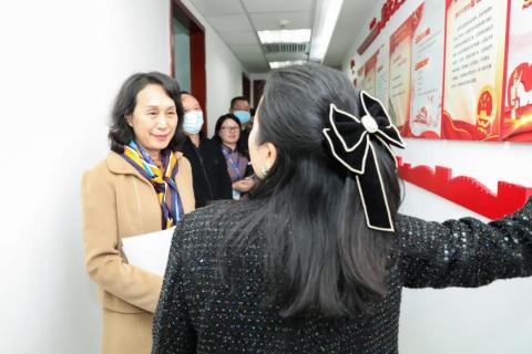 罗湖区人大常委副主任谭会茹一行莅临星光娱乐调研