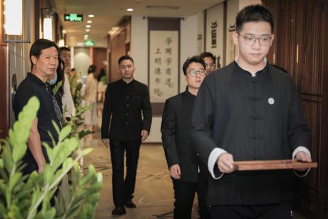 罗湖区委统战部副部长、工商联党组书记叶志伟一行到星光娱乐调研