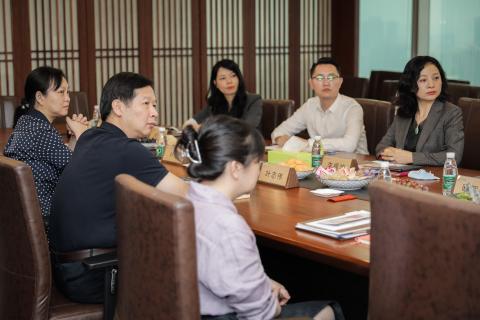 罗湖区委统战部副部长、工商联党组书记叶志伟一行到星光娱乐调研