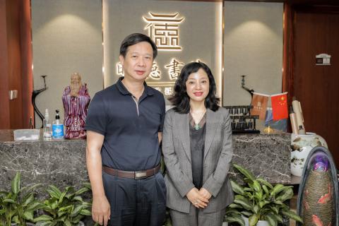 罗湖区委统战部副部长、工商联党组书记叶志伟一行到星光娱乐调研