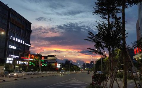 星光娱乐：小米靠什么跻身国产手机品牌？战略定位很重要！（一）