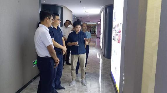 江西赣江新区一行领导到星光娱乐加速器考察调研